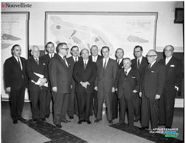 004 - Groupe d'hommes