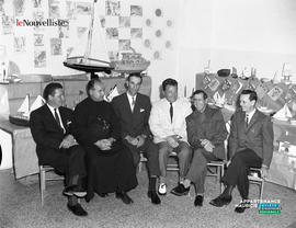 001 - Groupe d'hommes