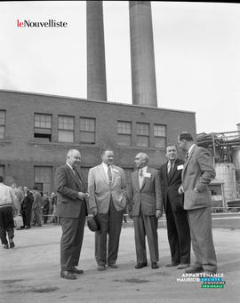 003 - Groupe d'hommes