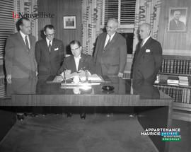 001 - Signature du livre d'or
