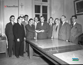 001 - Groupe d'hommes