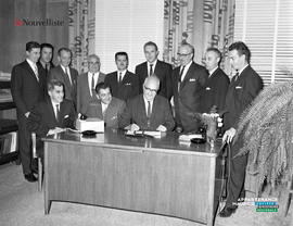 002 - Groupe d'hommes