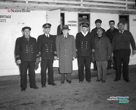 007 - Groupe d'hommes