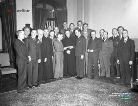 001 - Groupe d'hommes