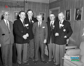 002 - Six hommes