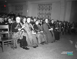 001 - Groupe de religieux