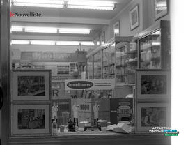 003 - Vitrine