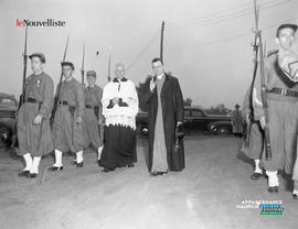 007 - Procession