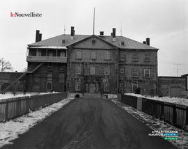 001 - Prison