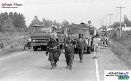 Pompiers sur une route