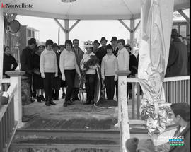 002 - Groupe de personnes