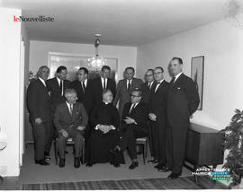 002 - Groupe d'hommes