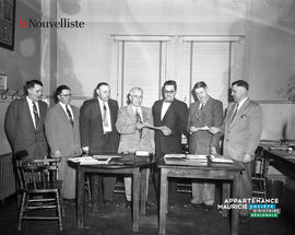 001 - Groupe d'hommes