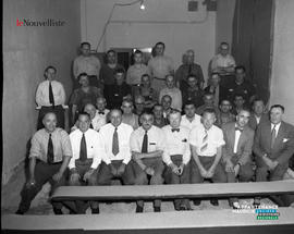 001 - Groupe d'hommes