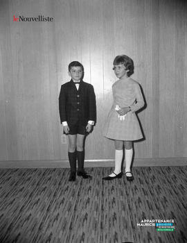 002 - Deux enfants mannequins