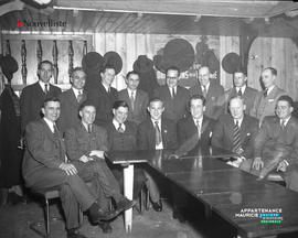 001 - Groupe d'hommes