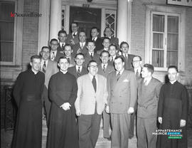 001 - Groupe d'hommes