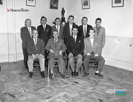 001 - Groupe d'hommes