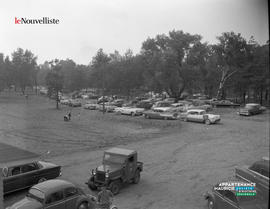 001 - Voitures stationnées