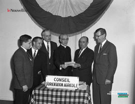 002 - Groupe d'hommes