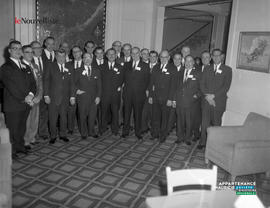 001 - Groupe d'hommes