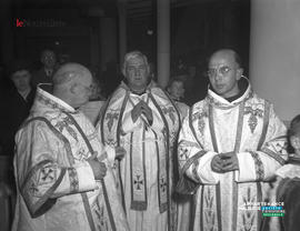 001 - Trois religieux