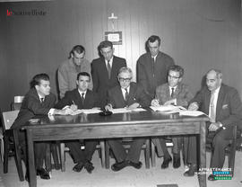 001 - Groupe d'hommes