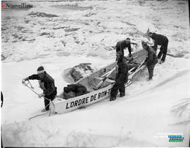 002 - Canot sur glace