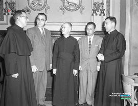 001 - Groupe d'hommes