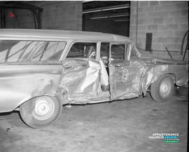 001 - Voiture accidentée