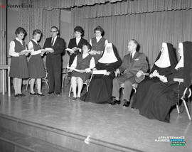 001 - Remise de certificats et de prix en livres
