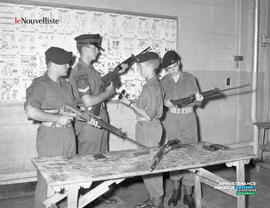 002 - Cadets armes