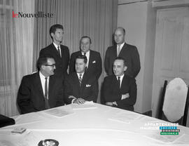 002 - Groupe d'hommes