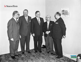 016 - Groupe d'hommes