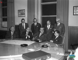 001 - Groupe d'hommes