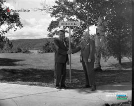 001 - Nouvelle appellation de la rue "On the Bank"
