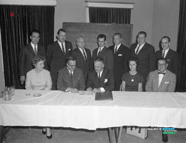 001 - Groupe d'hommes