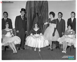 001 - Couronnement de la Reine