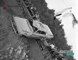 003 - Voiture accidentée