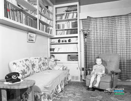 003 - Enfant salon