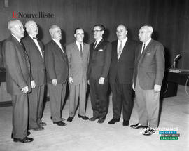 001 - Groupe d'hommes