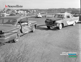 001 - Voitures accidentées