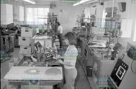 Personnes dans un laboratoire