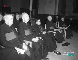 001 - Groupe de religieux
