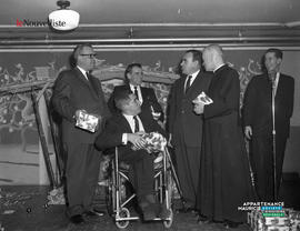 001 - Groupe d'hommes