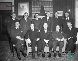 001 - Groupe d'hommes