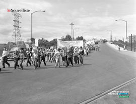 003 - Parade