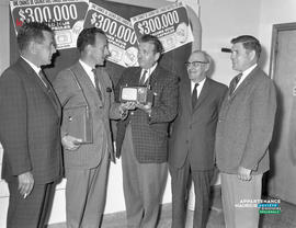001 - Groupe d'hommes