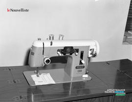 001 - Machine à coudre