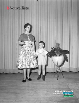 002 - Femme et enfant mode